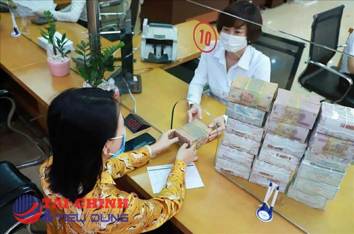 Giữa áp lực kép, ngân hàng xoay trục sang vốn ngoại và vận hành số