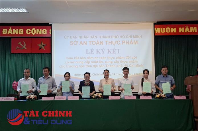 TP Hồ Chí Minh: Hơn 300 đơn vị cung cấp suất ăn học đường ký cam kết bảo đảm an toàn thực phẩm