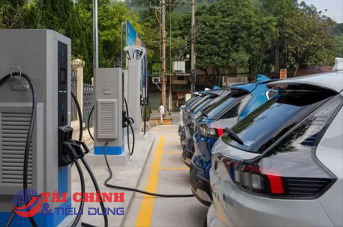 Ưu đãi thuế đối với xe dưới 24 chỗ chạy bằng pin phù hợp với xu hướng toàn cầu