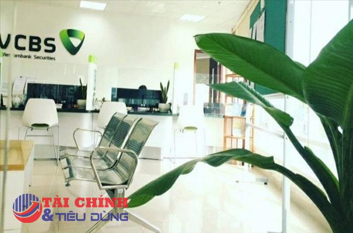 Chi phí lãi vay tăng mạnh, lợi nhuận quý 1 của VCBS giảm hơn 20%