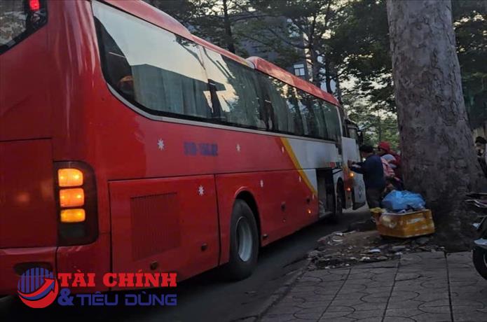 Loạt giải pháp ngăn chặn tình trạng xe dù, bến cóc tại TP.HCM