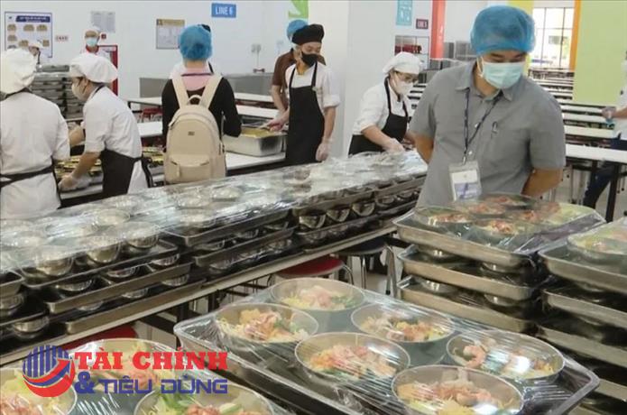 Siết chặt quản lý an toàn thực phẩm tại bếp ăn tập thể, thức ăn đường phố