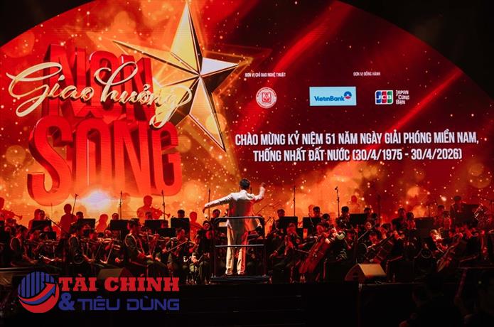 Giao hưởng Non Sông bùng nổ cảm xúc, đưa khán giả đi qua hành trình lịch sử đến hiện đại đầy tự hào