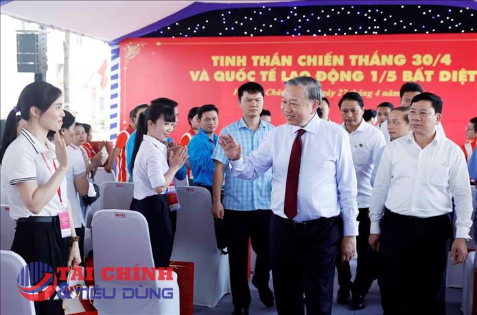 Tổng Bí thư, Chủ tịch nước Tô Lâm thăm, động viên công nhân, người lao động tại TP.HCM