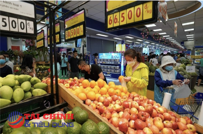 Bán lẻ và dịch vụ tiêu dùng tăng hơn 11%, du lịch tiếp tục là động lực chính