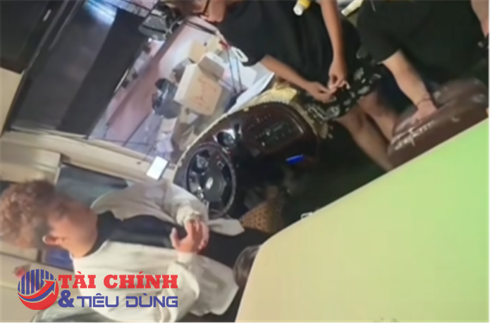 TP.HCM làm rõ vụ việc nhà xe bỏ rơi khách giữa đường