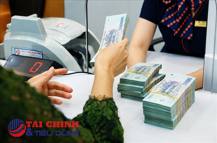 Lãi suất ngân hàng đảo chiều, áp lực thanh khoản lại nóng lên