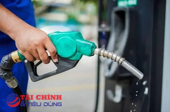 Giá xăng dầu hôm nay 17/5: Tuần tăng vọt do căng thẳng Trung Đông leo thang
