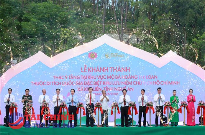Khánh thành công trình Thác 9 tầng tại quê hương Bác Hồ