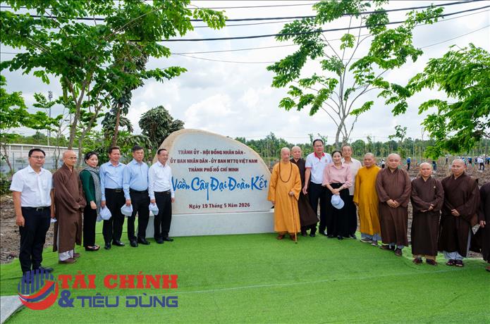 TP.HCM triển khai trồng hàng trăm cây xanh