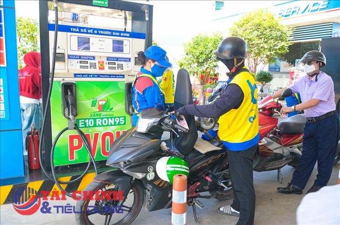 Bộ Công Thương đề xuất giảm thuế để tăng sức hút cho xăng sinh học E10