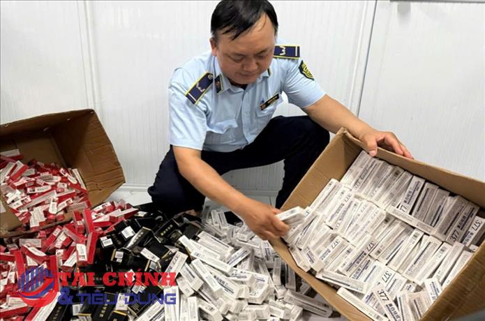 TP.HCM phát hiện, tạm giữ hàng nghìn sản phẩm mỹ phẩm, thực phẩm không rõ nguồn gốc