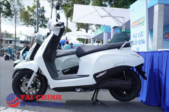 Người dân Hà Nội chọn VinFast Evo Lite: Xe nhỏ gọn, đi phố chill, đổi pin chỉ 1 phút