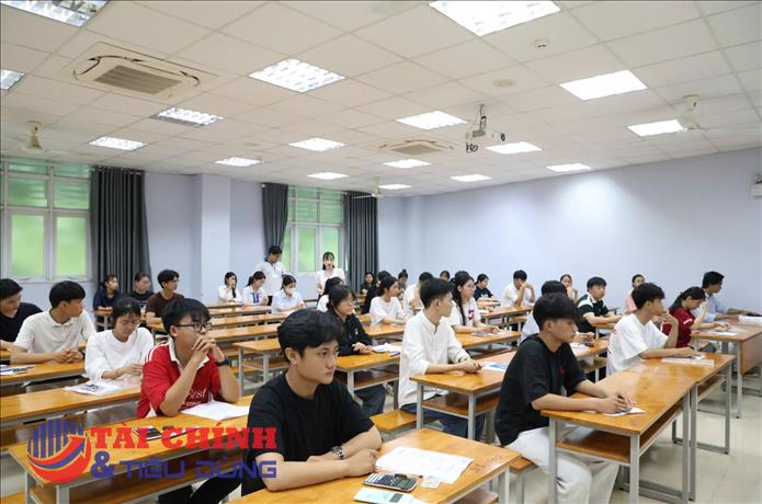 ĐHQG TP.HCM nói gì về phản ánh sao chép đề thi nước ngoài trong Kỳ thi Đánh giá năng lực đợt 2 ?