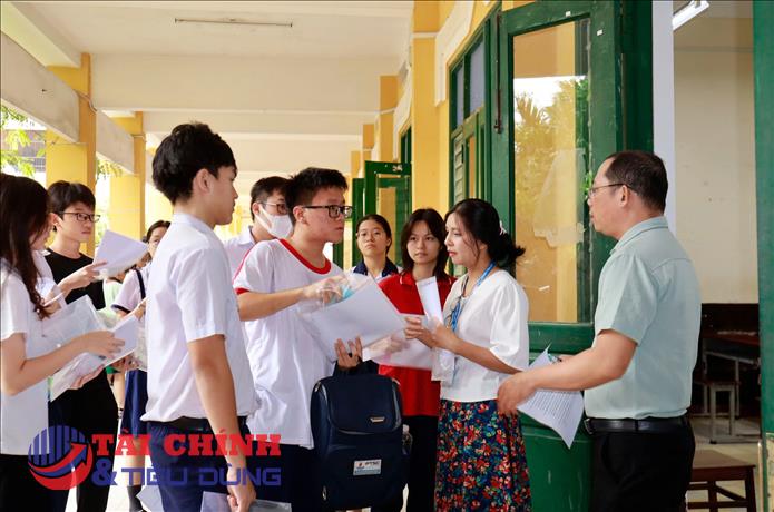 TP.HCM: Hơn 151.000 thí sinh làm thủ tục thi lớp 10