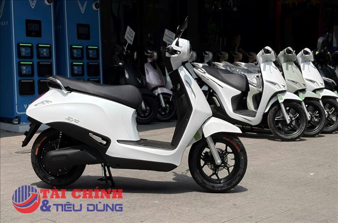 Bỏ xe xăng sang VinFast Evo phiên bản đổi pin, tài xế công nghệ nhẹ gánh chi phí, thu nhập tăng vọt