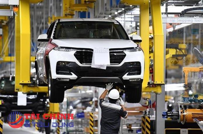Ô tô sản xuất trong nước áp đảo nhập khẩu, xu hướng mua xe đang dần thay đổi?