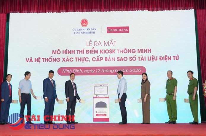 Agribank đồng hành cùng tỉnh Ninh Bình triển khai mô hình Kiosk thông minh: “Cú hích” chuyển đổi số hành chính công