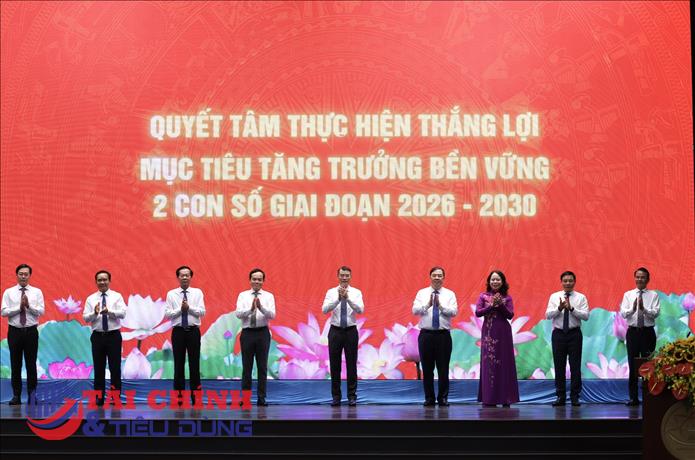 Phát động Phong trào thi đua quyết tâm thực hiện thắng lợi mục tiêu tăng trưởng bền vững '2 con số'
