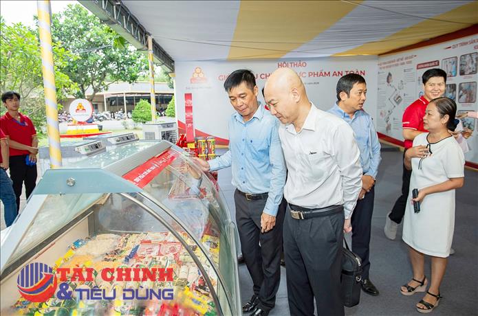 TP.HCM triển khai mô hình “Tick xanh trách nhiệm” vào bếp ăn trường học 