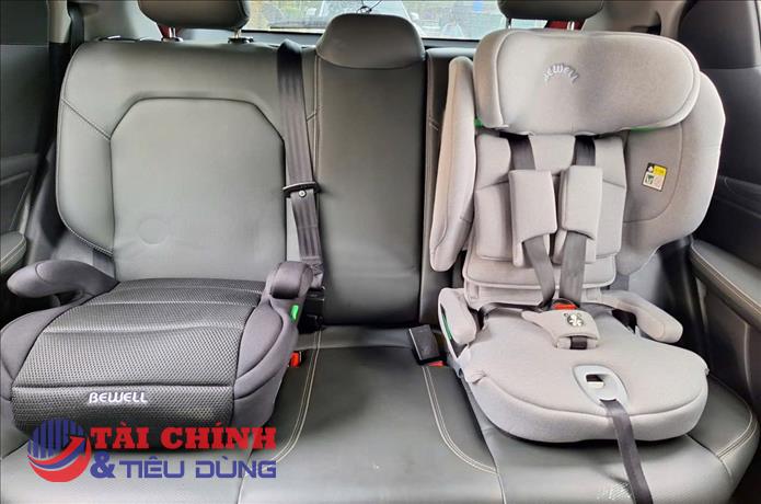 Từ 15/8, phạt cảnh cáo ô tô chở trẻ em không có thiết bị an toàn phù hợp