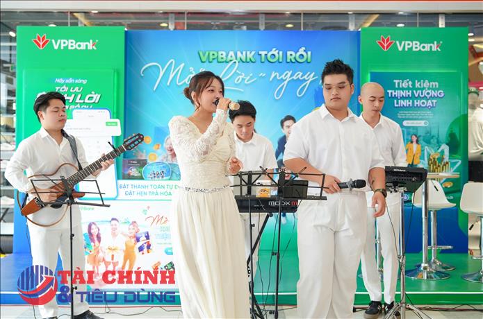 Làn sóng trải nghiệm tài chính độc đáo “VPBank tới rồi, mở “lời” ngay thôi” 