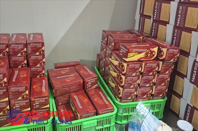 Khởi tố 3 lãnh đạo doanh nghiệp sản xuất "đặc sản" giả, bán rầm rộ trên TikTok Shop và Shopee