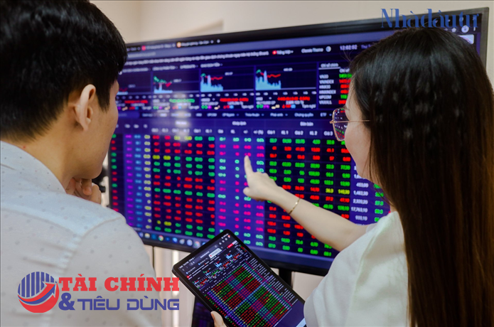 Top 10 thị phần môi giới HoSE bán niên 2026: Cuộc đua thu hẹp khoảng cách, thị phần dần phân tán