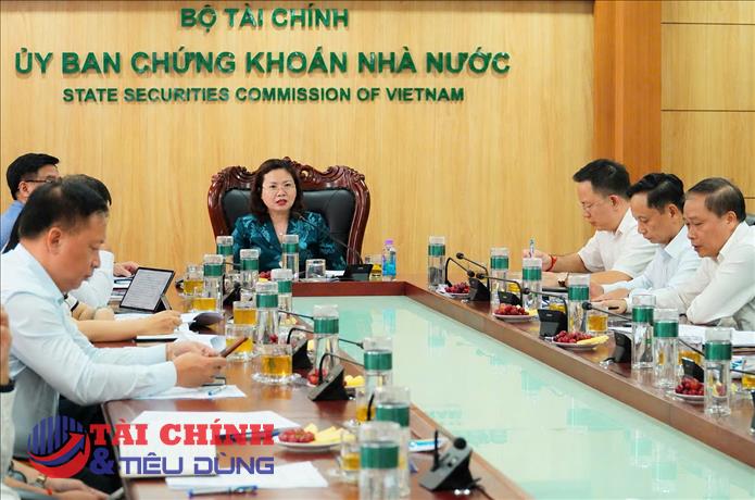 Đẩy nhanh hoàn thiện thể chế, tăng tốc lộ trình nâng hạng thị trường chứng khoán