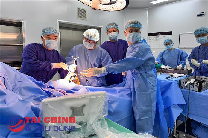 Vinmec Hải Phòng thay khớp gối, chỉnh trục chân biến dạng chỉ trong một ca mổ nhờ robot CORI