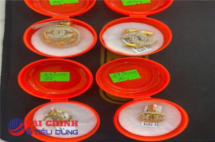 An Giang: Phát hiện cơ sở kinh doanh vàng nghi giả mạo thương hiệu Chanel