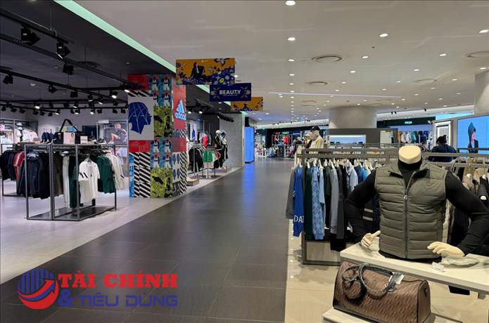 Mỗi cửa hàng bán lẻ đa kênh là một trung tâm logistics, dữ liệu và trải nghiệm