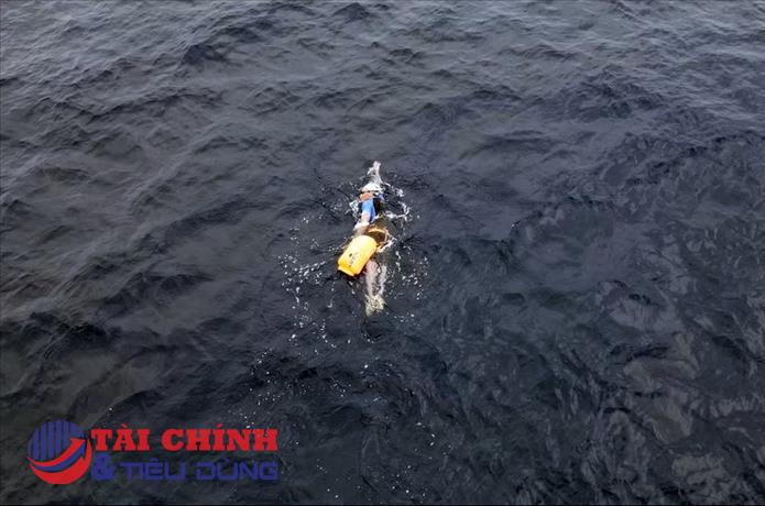17 giờ xé sóng biển đêm: Kình ngư khuyết tật và hành trình vượt giới hạn con người
