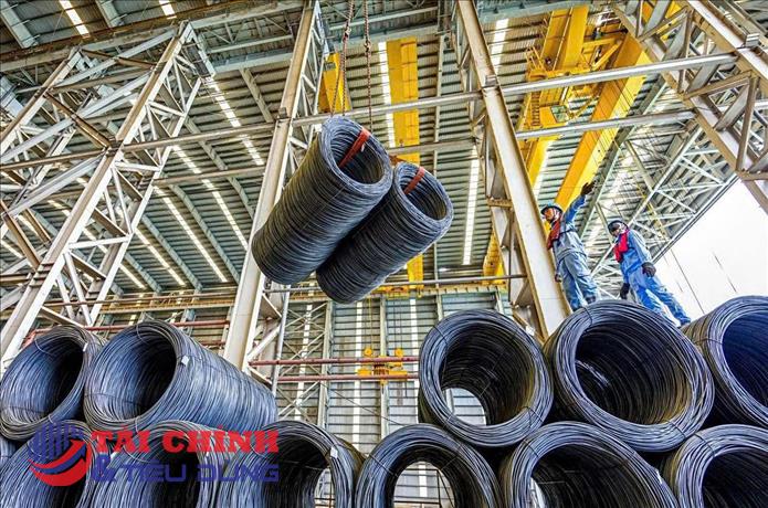 Một doanh nghiệp điều chỉnh tăng giá thép cuộn thêm 100.000 đồng/tấn