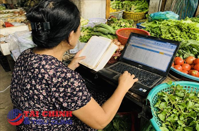 Khi chuyển đổi số “chạm” tới những sạp rau nhỏ