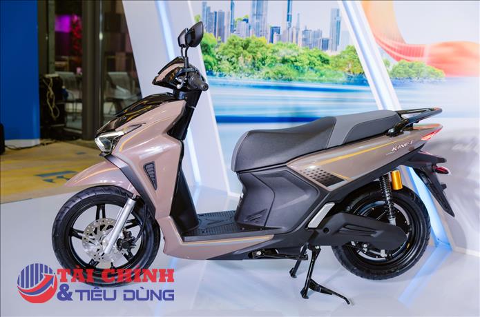 VinFast Kinet hút người trẻ: Dáng “chiến”, máy khỏe, đổi pin chỉ mất vài phút