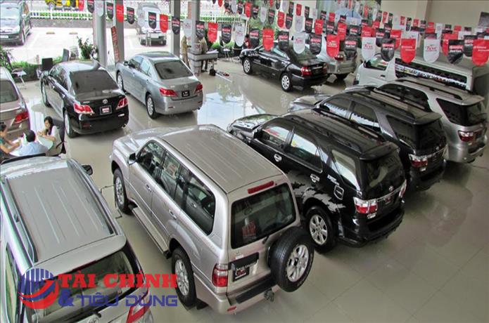 Ô tô chạy đua về giá trước tháng 7 âm lịch