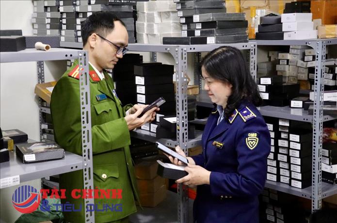 Hà Nội tăng cường kiểm soát thị trường vàng, bạc và ngoại tệ