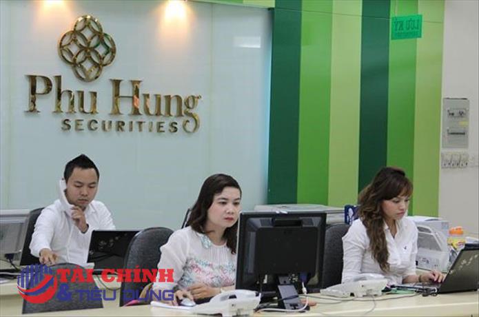 Chứng khoán Phú Hưng (PHS) hoàn tất chào bán 50 triệu cổ phiếu, nợ phải trả gần đạt mức 4.000 tỷ đồng