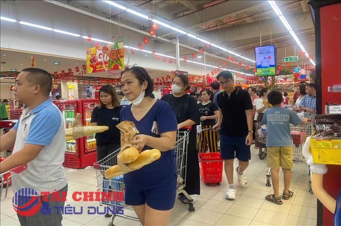 Bán lẻ tăng mạnh: “Sóng giá” hay “sóng cầu” đang dẫn dắt thị trường