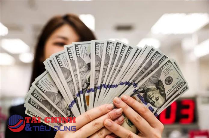 Tỷ giá trung tâm vượt đỉnh, USD ngân hàng tăng mạnh