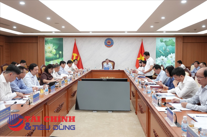 Bộ Tài chính rà soát từng động lực tăng trưởng, dồn lực cho mục tiêu hai con số