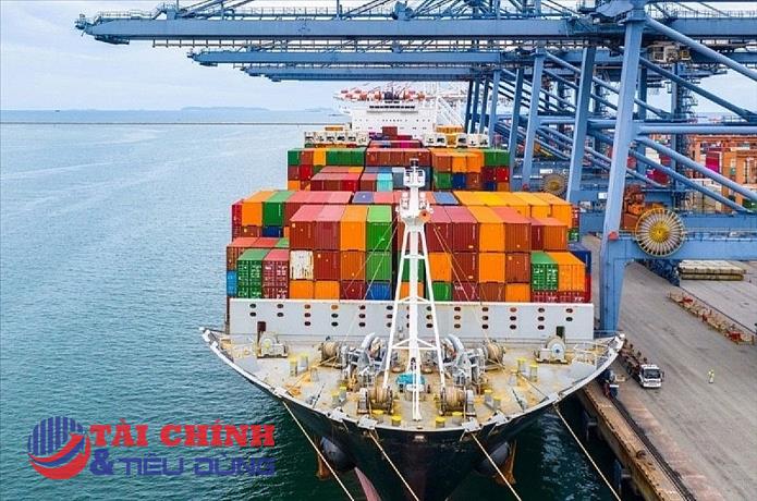 Logistics hưởng lợi từ đà tăng xuất nhập khẩu, giá nhiên liệu vẫn là lực cản