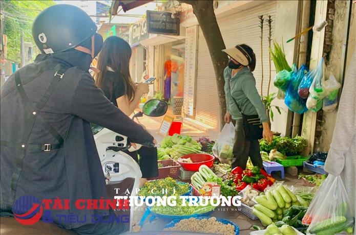 Mưa kéo dài, nguồn rau tại TP Hồ Chí Minh đồng loạt tăng giá