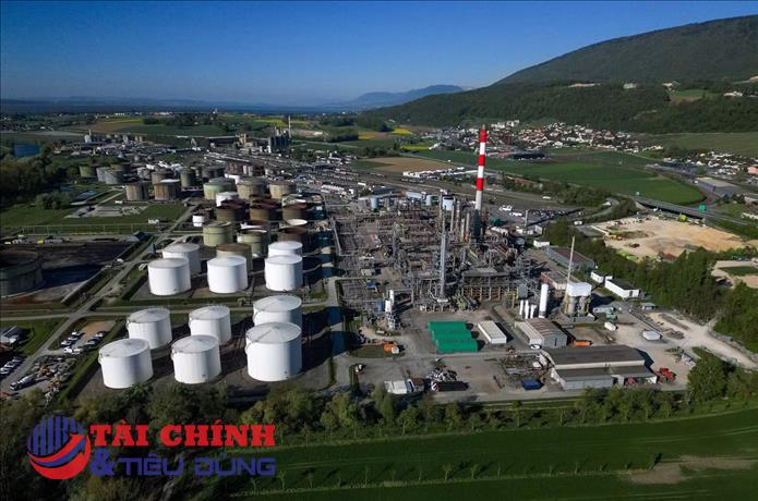 Giá xăng dầu hôm nay 7/10: Giá dầu thế giới giảm hơn 2 USD/thùng